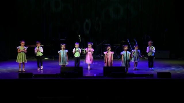 Детвора концерт. Первая часть.