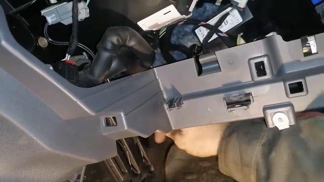 Ford EcoSport замена салонного фильтра.. смотреть онлайн