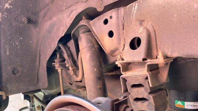 Airbag trick to “lift” the rear of the Lexus GX470 смотреть онлайн