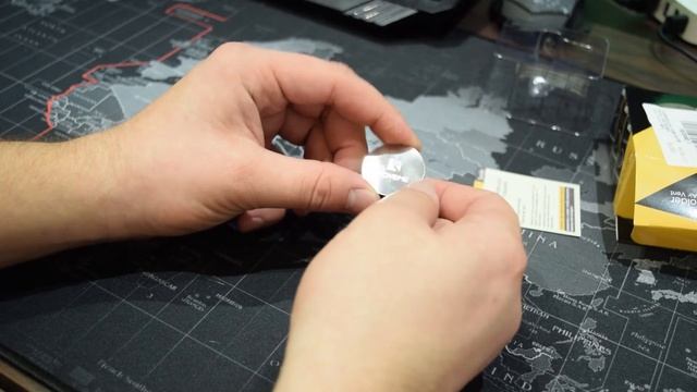 Как закрепить телефон в машине. Магнитный держатель для телефона в автомобиль смотреть онлайн