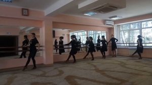 Battement tendu jete в характере итальянского танца