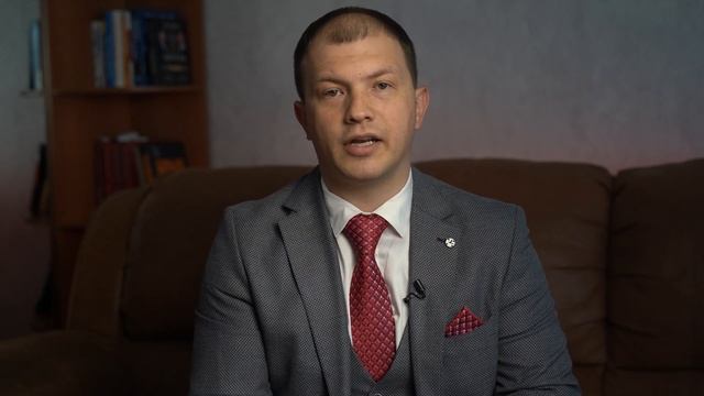 Инвестиции в Россию или США? Куда выгоднее инвестировать? Плюсы Америки и риски России. смотреть онлайн