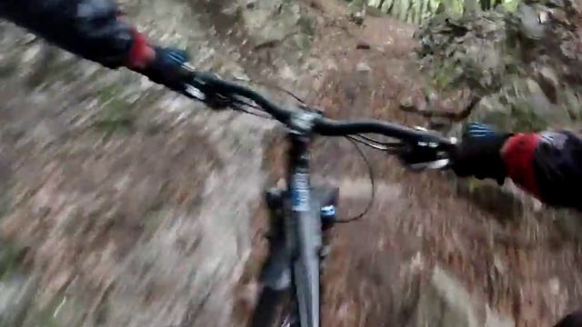 Sjezd z Bocca Saval do Pieve di Ledro смотреть онлайн