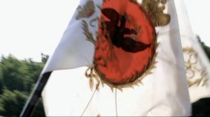 Канареечка жалобно поет