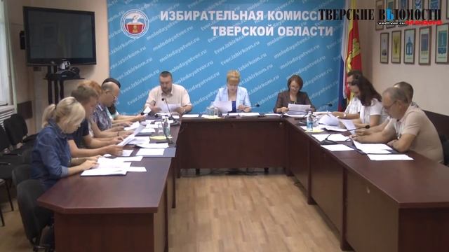 Владимиру Васильеву и Светлане Максимовой вручили удостоверения кандидатов в депутаты Государственн