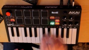 akai mpk mini PLAY demo (pt.2)