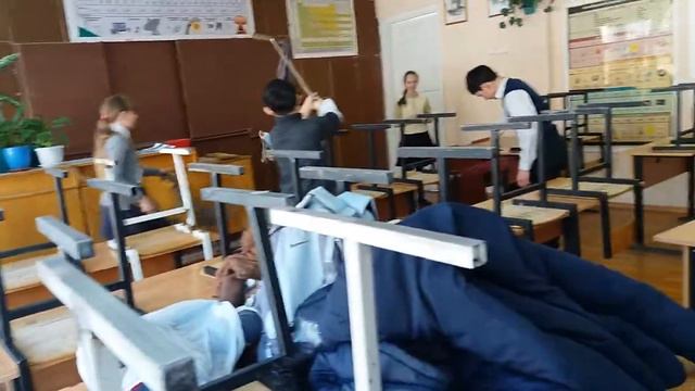 Тем временем в школе :,D смотреть онлайн