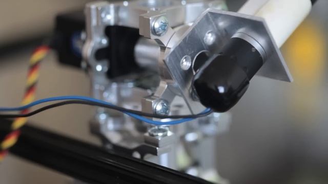 Fade Away: Using a UV Laser to Write Tweets смотреть онлайн