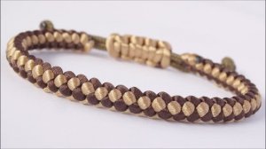 Пошаговое руководство по браслету, Как сплести браслет из атласных шнуров.