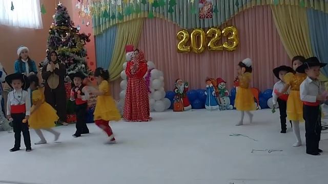 мексиканский танец. Очень яркие   #dancebykids #танцыдлядетей #dancemexico #mexico