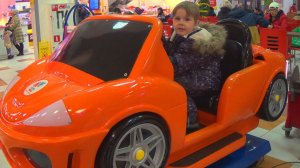 Влог - Гуляем по магазину с игрушками - Видео для детей