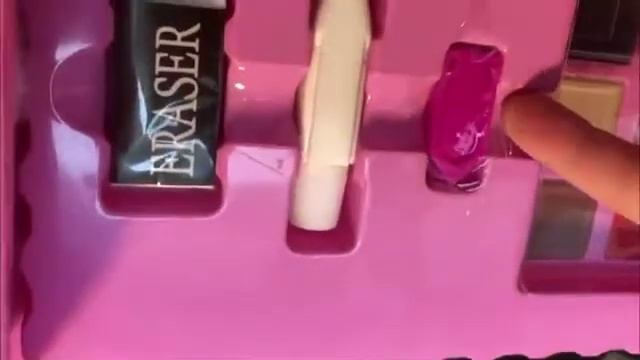 Набор для рисования со складным мольбертом в чемоданчике Super Mega Art Set, 208 предметов смотреть онлайн