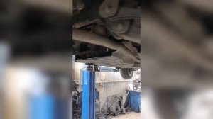 Устраняем последствия замены сальника заднего редуктора на БМВ Х3 F25 предыдущими мастерами