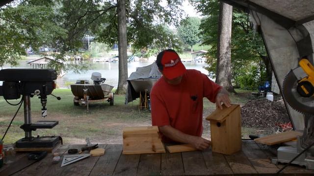Bluebird House FREE PLANS build using 1 Cedar Picket
