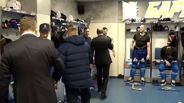 Победная раздевалка после пятого матча с «Металлургом» смотреть онлайн