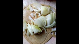 Как я готовлю салат из огурцов и баклажанов в томатном соусе на зиму