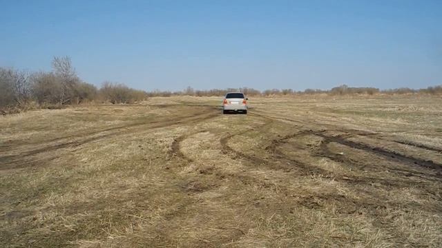 Suzuki Liana Сузуки Лиана  Весна грязь.