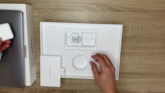 MacBook Air 2020 Unboxing UK