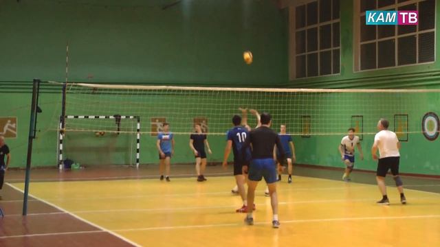 В праздничные дни января в ДЮСШ №1 прошли 2 волейбольных турнира смотреть онлайн