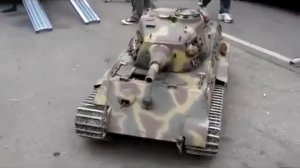 Огромный радиоуправляемый Танк с пультом ДУ