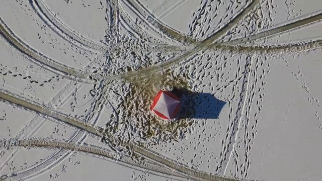 Зимняя рыбалка на озере Селигер. Съемка на коптер DJI Mini SE смотреть онлайн