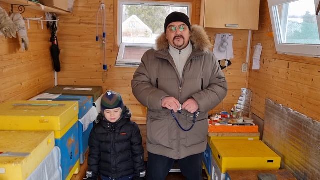 ? Стоит ли сейчас выносить ульи с пчёлами из сарая? Или ещё подождать? ? смотреть онлайн