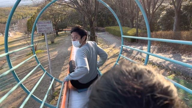 ビンテージスクーターでロゴスランドへ行く смотреть онлайн