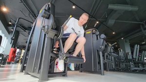 27 лет. Вес 100 кг. рост 2м.