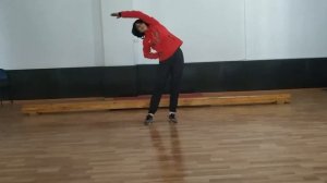 Гимнастика. Обучение перекатам.