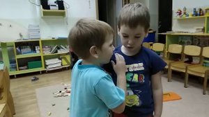 Дети в детском саду. Дети сочиняют стихи