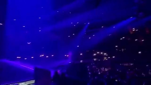 Billie Eilish l Bitches broken hearts l @ KIA Forum last day смотреть онлайн