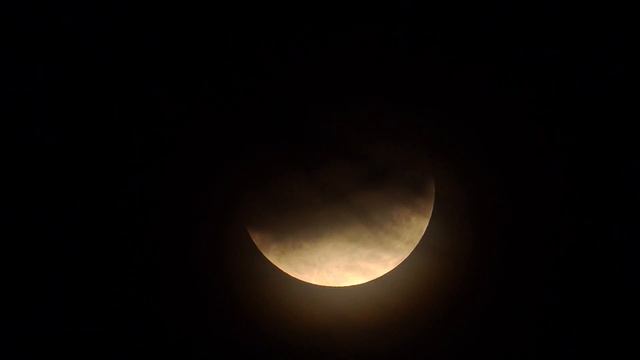 Partial Lunar Eclipse - Partielle Mondfinsternis 2019-07-16/17 смотреть онлайн