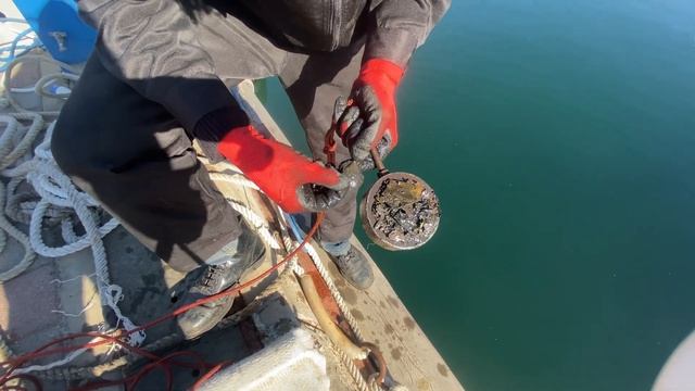 Подняли СОВЕТСКИЙ АРТЕФАКТ со дна японского моря! УДИВИТЕЛЬНАЯ Магнитная рыбалка во Владивостоке! смотреть онлайн