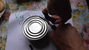Видеоурок как правильно открывать консервную жестяную банку открывалкой крутящейся открывашкой трен
