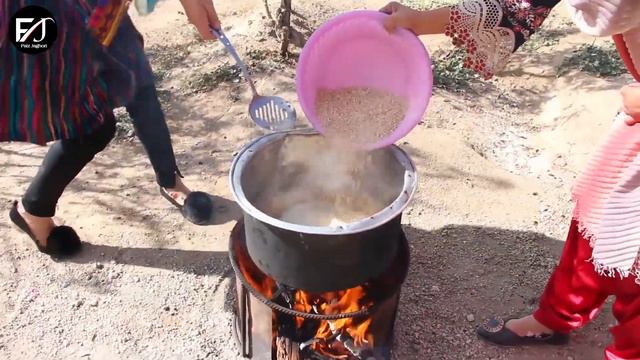 جای تان خالی بیاید با ما دلده نوش جان کنید. The best local food Dalda Ajai How to cook Dalda смотреть онлайн