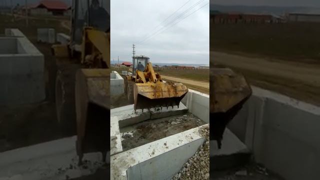 Алмазная резка фундамента толщиной 40см вырезаем дверные и оконные проёмы работаем ЧР. ☎️8928086538 смотреть онлайн