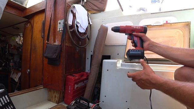 Установил на шуруповёрт аккумулятор от машины смотреть онлайн