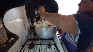 ОЧЕНЬ ВКУСНАЯ ГРИБНАЯ СОЛЯНКА НА ЗИМУ .