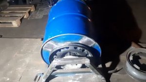 ПРОЦЕСС ИЗГОТОВЛЕНИЯ САМОЙ БЮДЖЕТНОЙ БЕТОНОМЕШАЛКИ ИЗ БОЧКИ И ХЛАМА СДЕЛАНО РУКАМИ