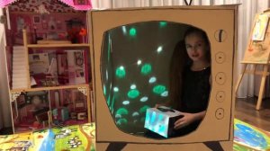 Интересные поделки из картона: игрушечный телевизор!