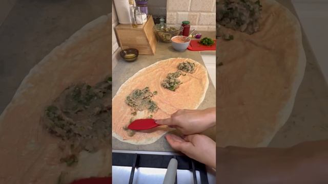 Рулет из лаваша с начинкой из куриного фарша?