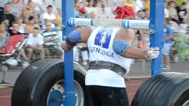 Константин Ильин, эстафета: коромысло - 370 кг + чемоданы по 130 кг , "Marijampole" - 2015. смотреть онлайн