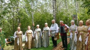 "А где родились, там и сгодились" Песня в селе Серебряное