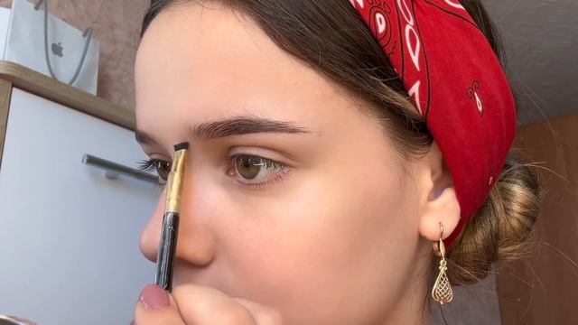 Трендовые брови 2023 | идеальные брови | маленькие секреты смотреть онлайн