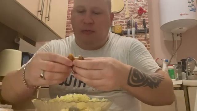 Мукбанг! Жареная Рыбка ? Рис Салат С Капусточкой ? смотреть онлайн