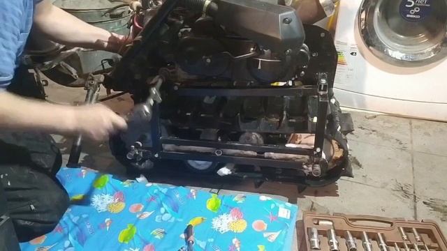 Снегоход из скутера - мотобуксировщик. смотреть онлайн