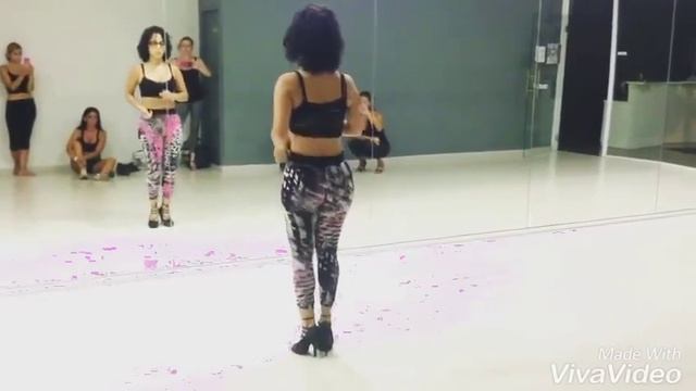 Kizomba Ladies Body Movements смотреть онлайн