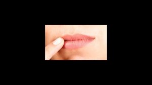 Как лечить заеды на губах?
