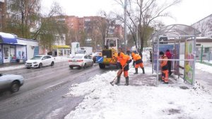 В Самаре устраняют последствия первого обильного снегопада