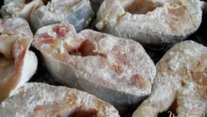 Пангасиус тушеный на сковороде с овощами